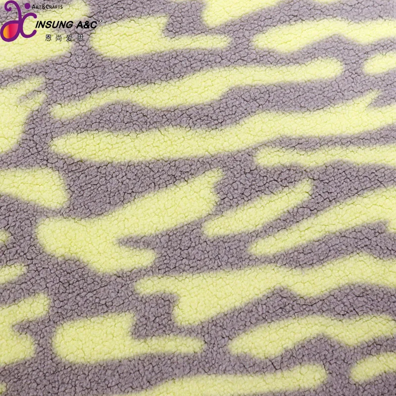 High Quality Rabbit Fur Printing Fabric Rainbow Striped Plush Fabric Lamb Velvet Fabric