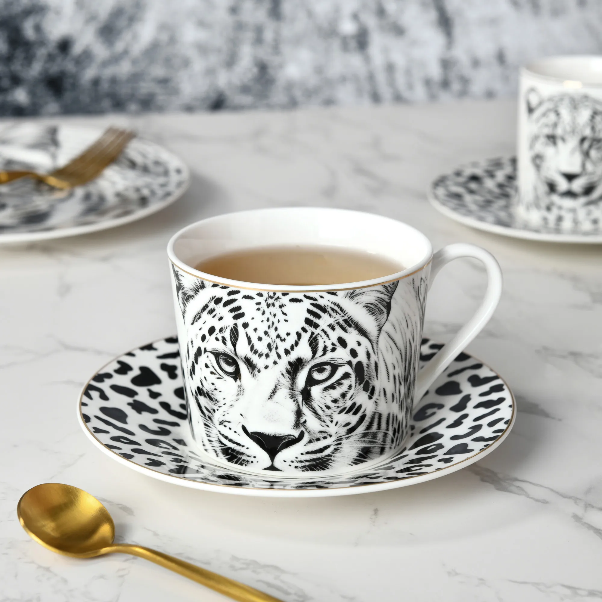 7.5' Black and White Animal Zebra Giraffes Porcelain Tableware Dishes Coffee Tea Cup and Saucer Sets Ceramic Dinner Plate Set