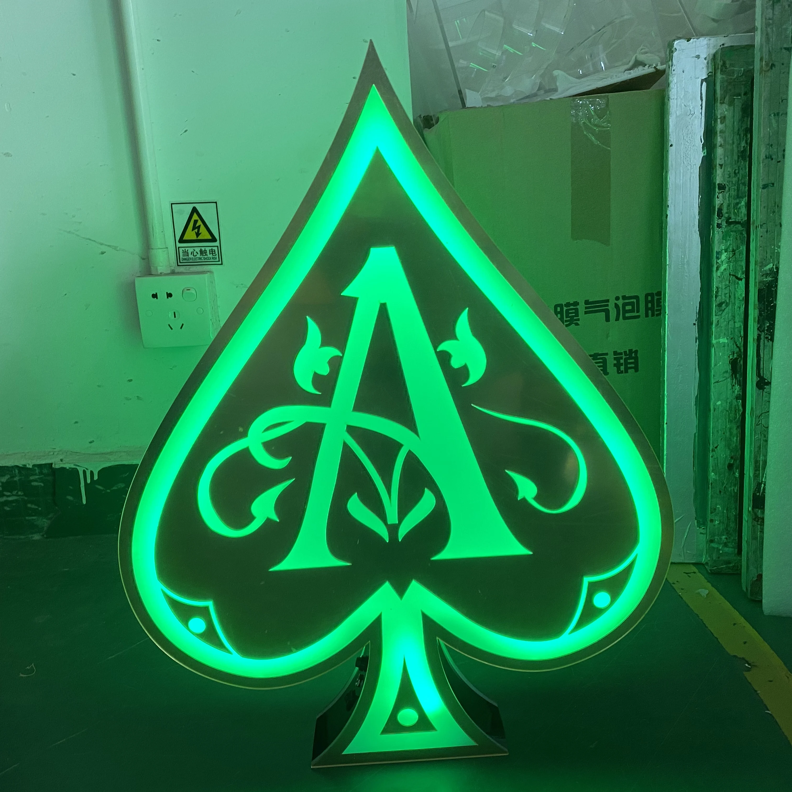 Customized Mirror Finish Ace of Spade Bottle Presenter Glorifier Display VIP Service Tray for Night Club