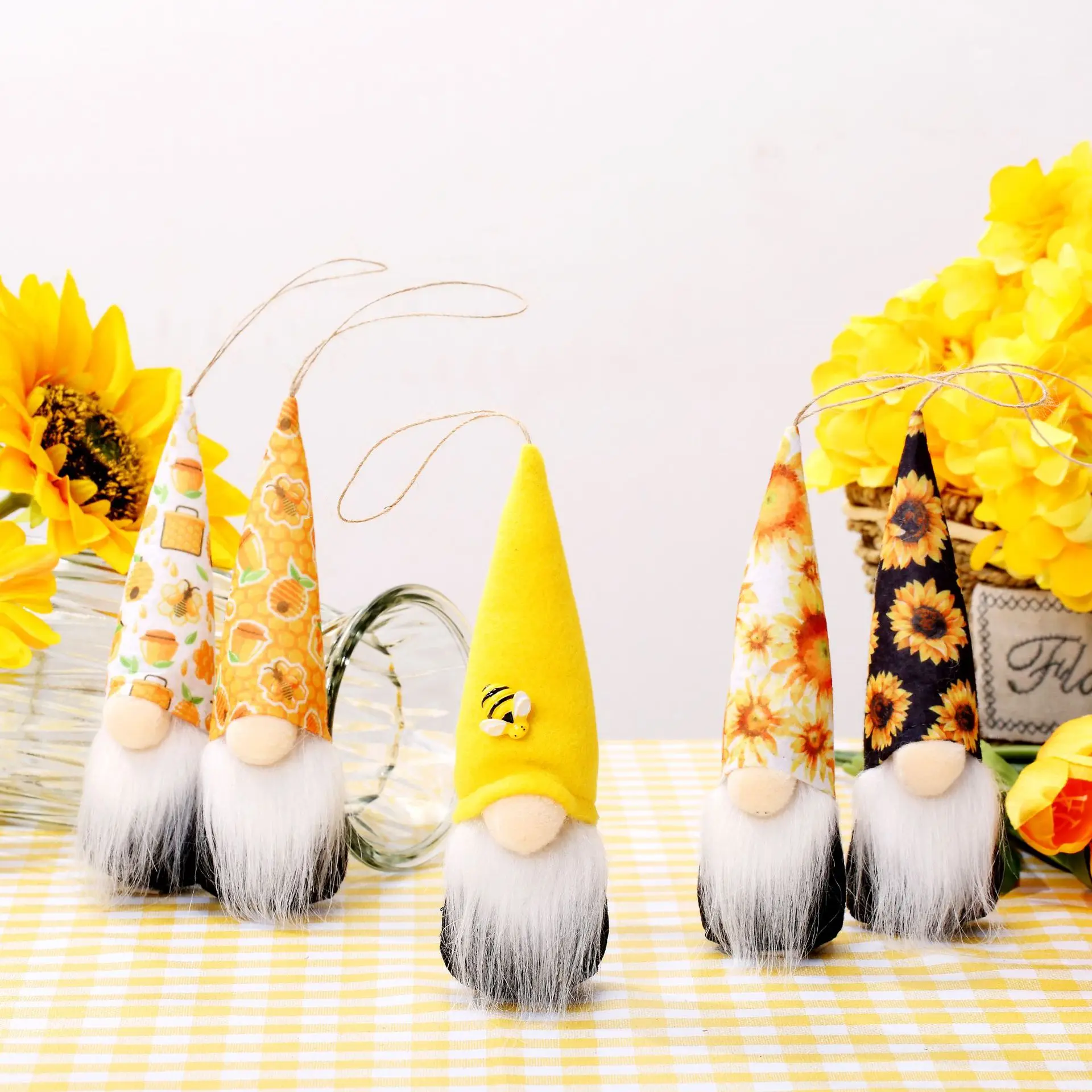 TS New Bee Festival multiple wool small pendants, no face old man, sunflower, dwarf doll gift, Rudolf