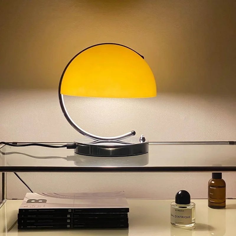 Vintage Nordic Modern Simple Bedside Lamp Ancient Bauhaus Style Table Lamp Glass Body South Korea Bedroom Ins Pudding Reading