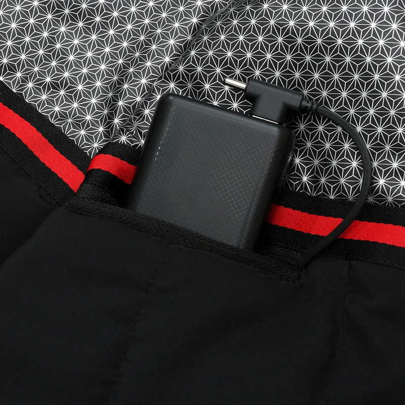 Fashionable Heated Hoodie Coat 4 Heat Zones Rechargeable Lightweight Men Smart Winter Outdoor Heating Jacket