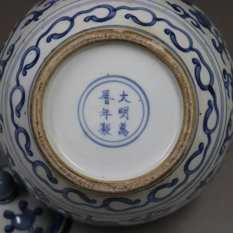 Hand painted chinese antique blue and white lion pattern porcelain home decoration ceramic ginger jar