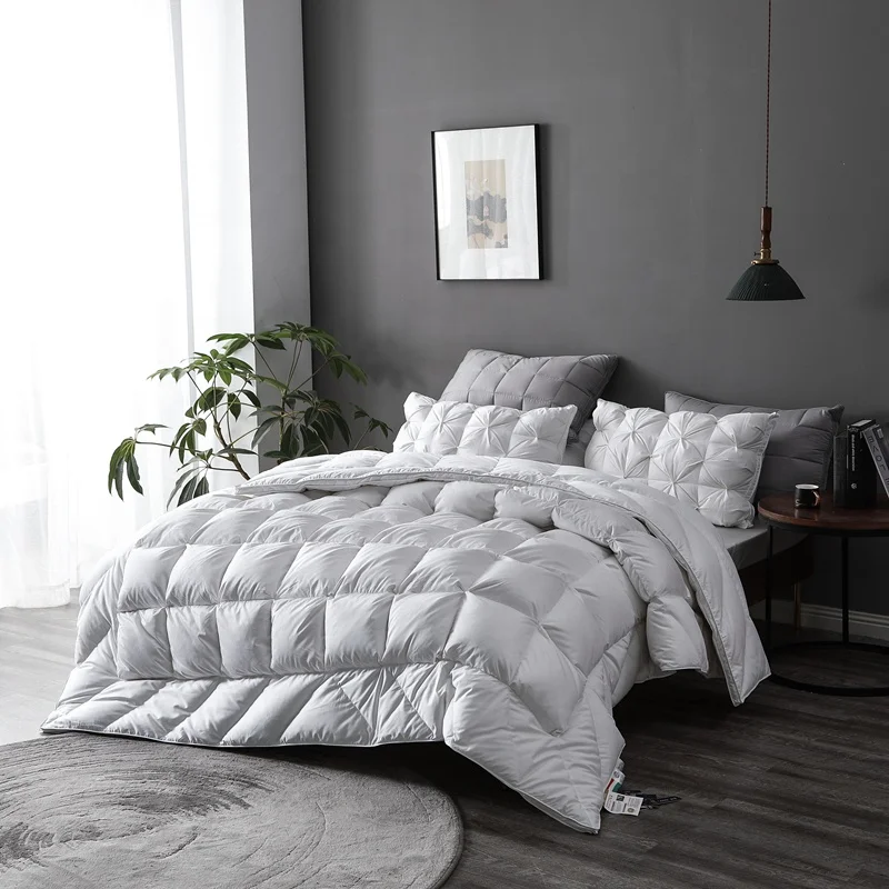 Best Service Down Proof Cotton Cover Filled with White Duck Goose Feather Stitching Duvet Blanket Quilt