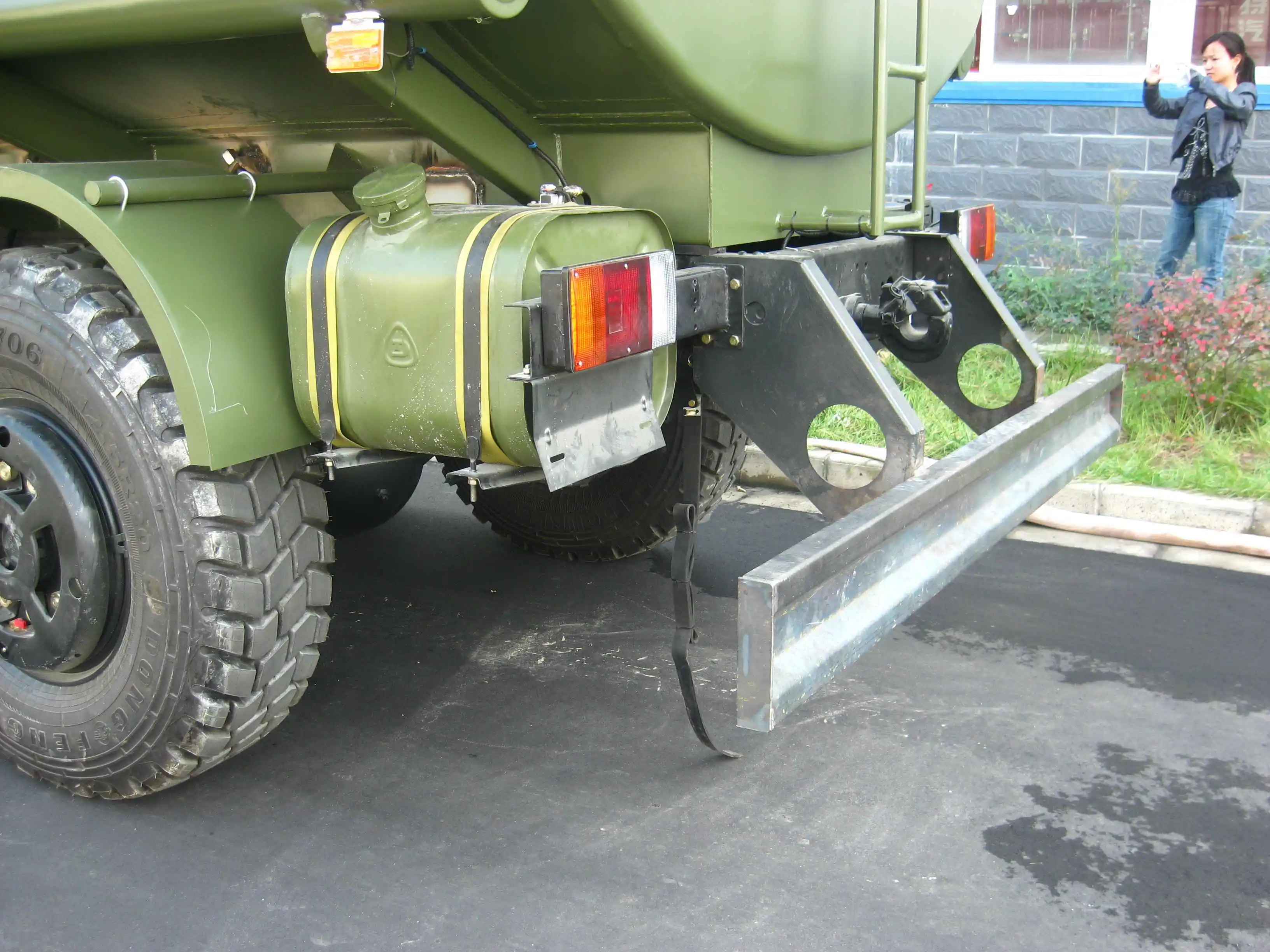 Dongfeng масляный грузовик 10 куб. М 6x6 внедорожный топливный