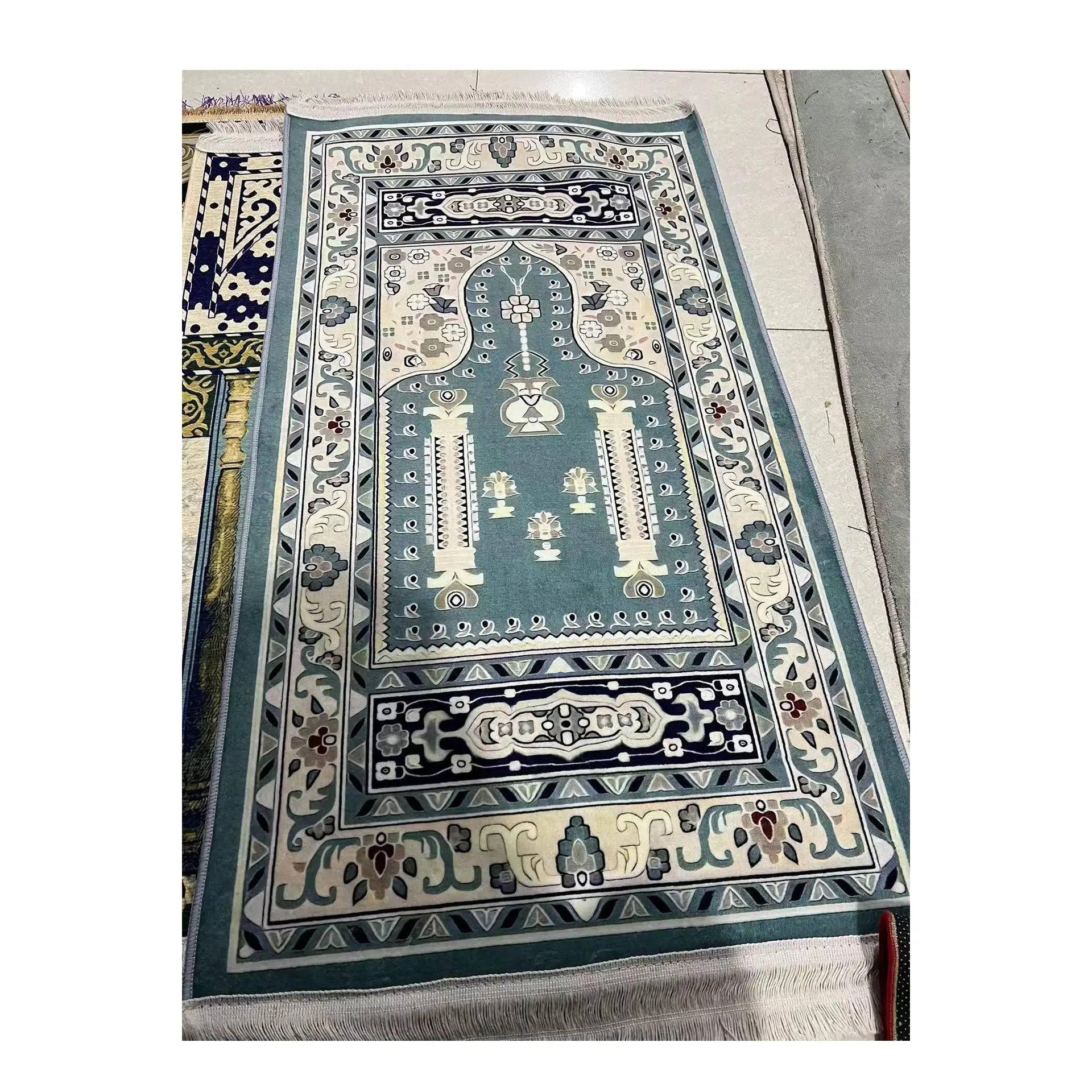 High Quality Prayer Mat Muslim Prayer Carpet Prayer Rug Made in China