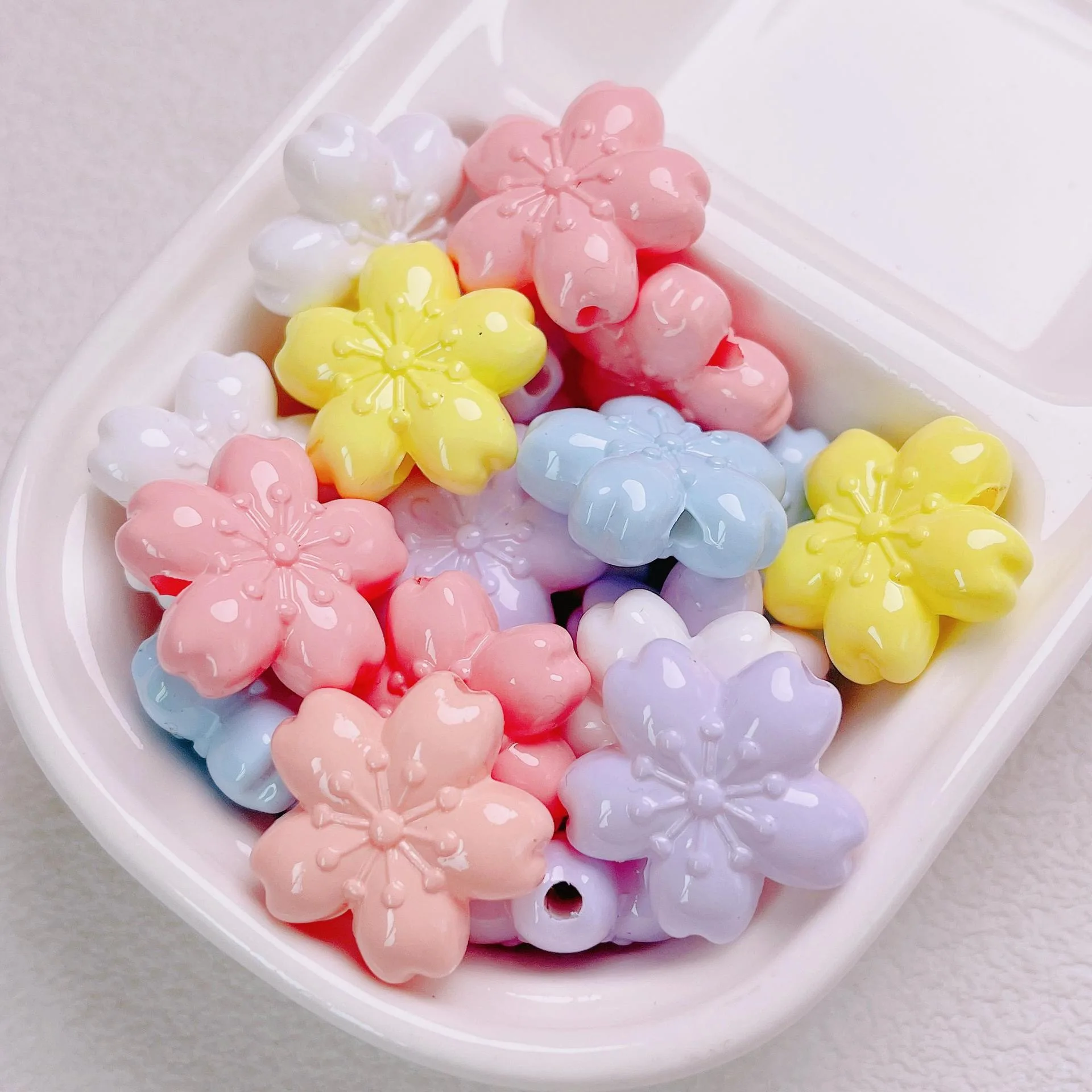 Hot Selling Acrylic Cherry Blossom Beads DIY Mobile Phone Chain Material Jewelry Making Resin Flower Beads