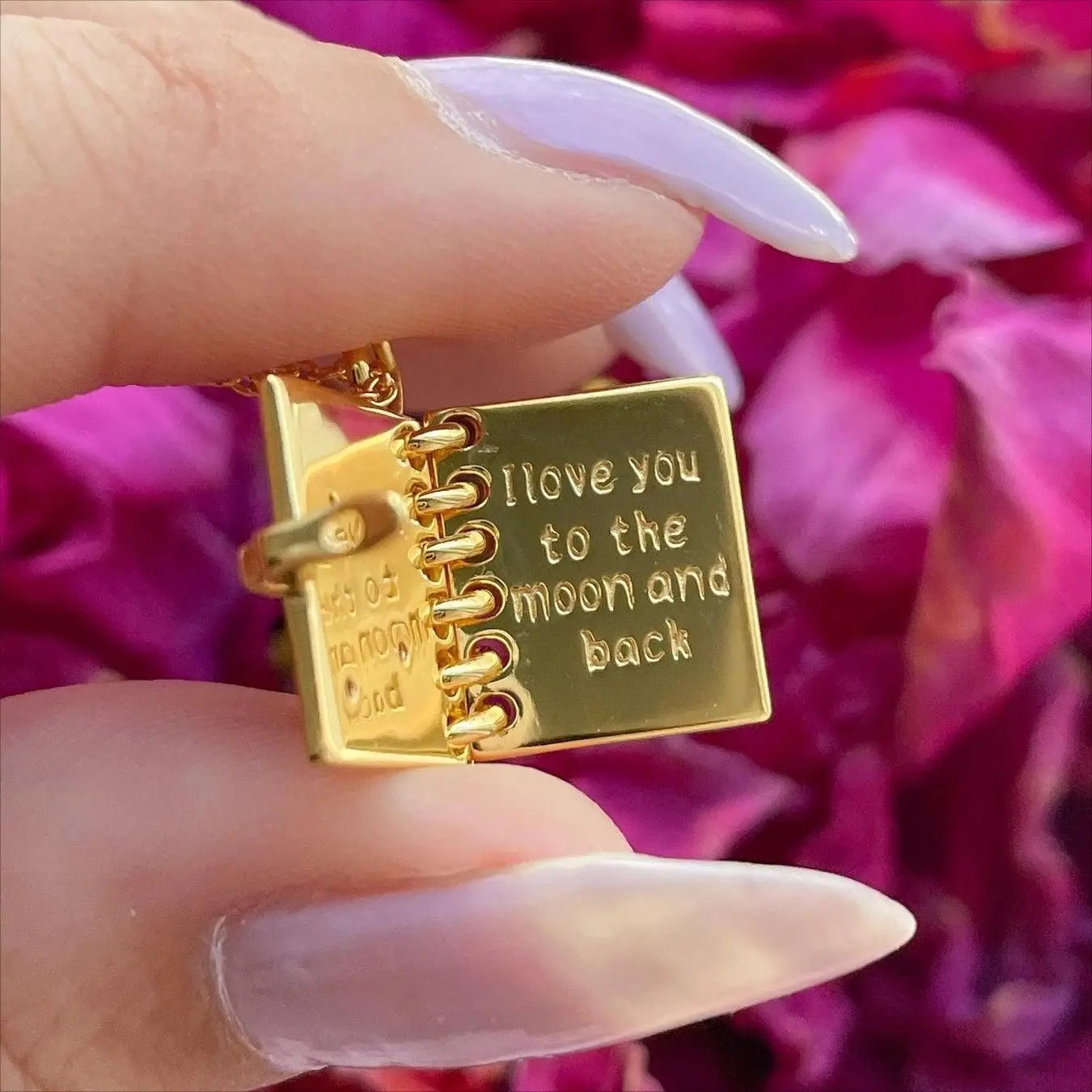 Vintage Book Pendant Necklace English Words Necklace Openable Photo Album Necklace For Women