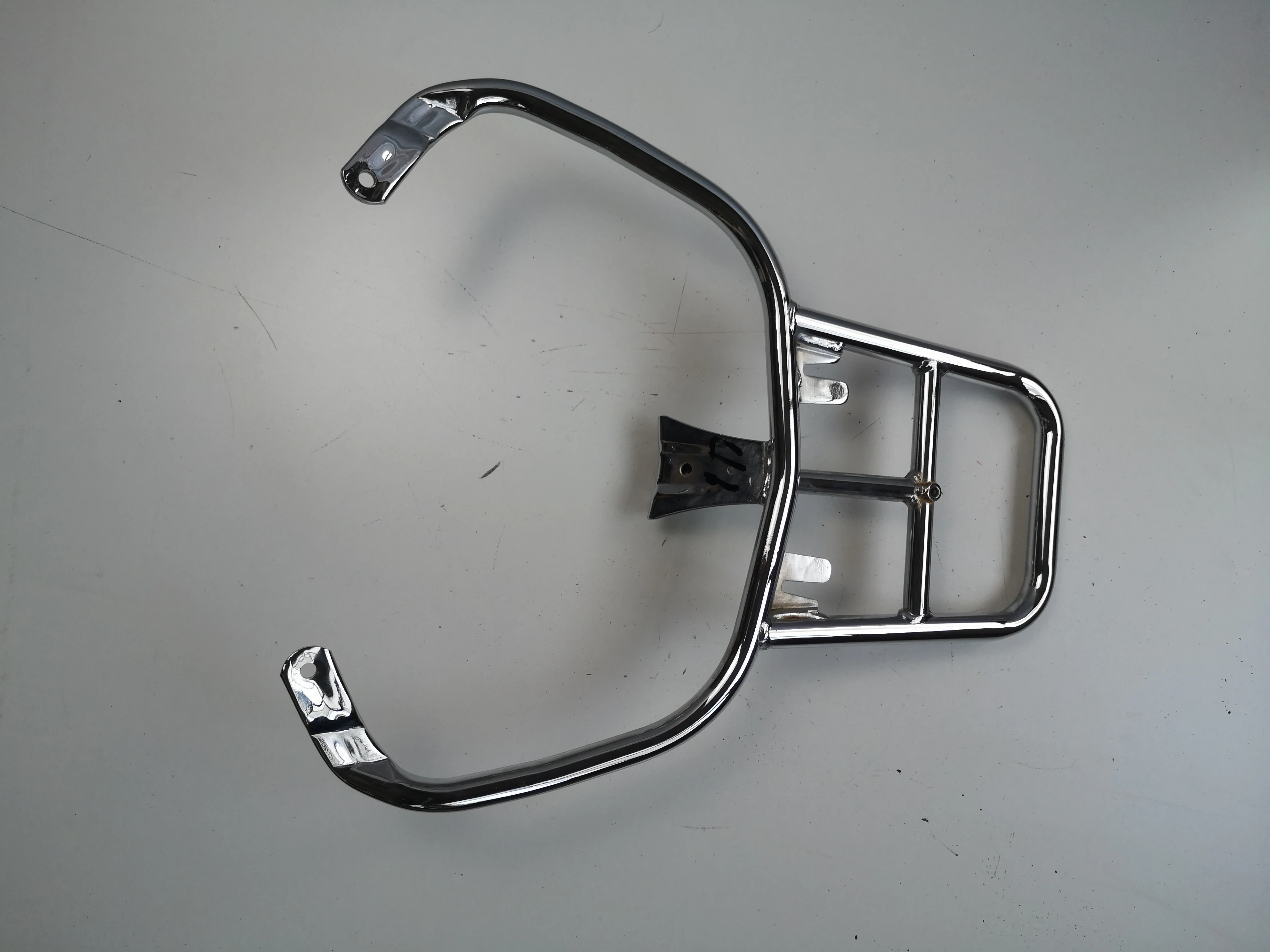 91439 Low Price Universal Chrome Motorcycle Luggage Pannier Rear Luggage Rack Carrier For Vespa