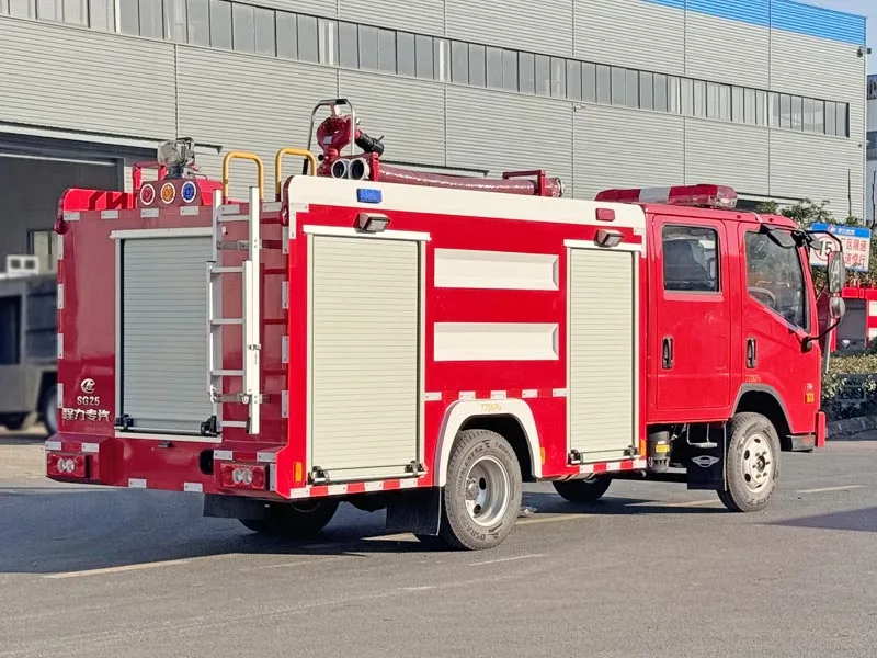 Foton 3 square fire sprinkler emergency rescue truck Suitable for fire fighting, road cleaning and green irrigation
