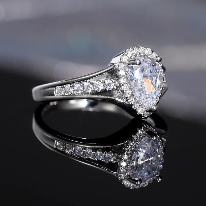 Delicate water drop zircon ladies ring bling white dimaond egg shape wedding rings for