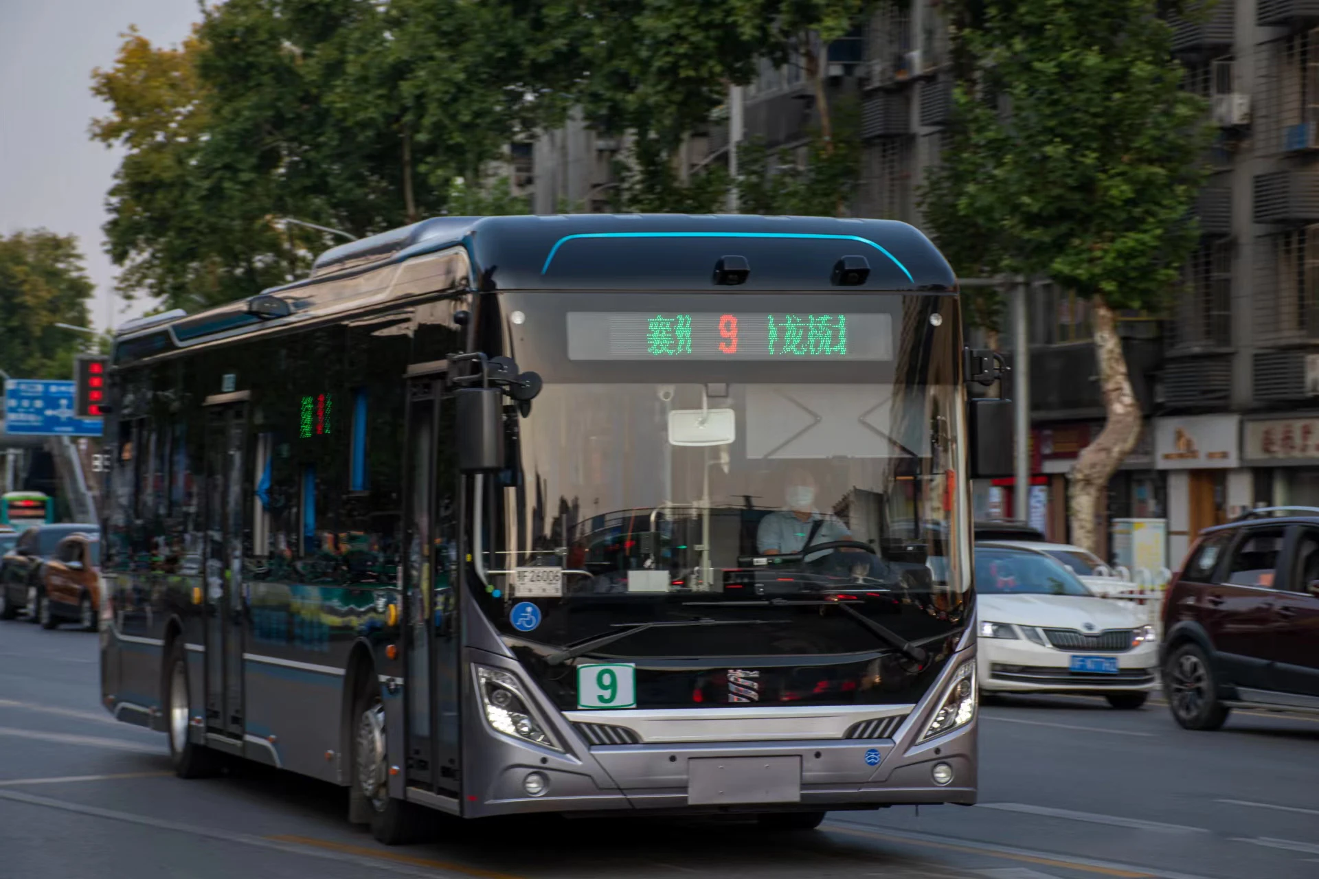 Best Selling Tenglong Brand Bus 12 Meters Electrical Bus Commercial Automatical Bus for Sale