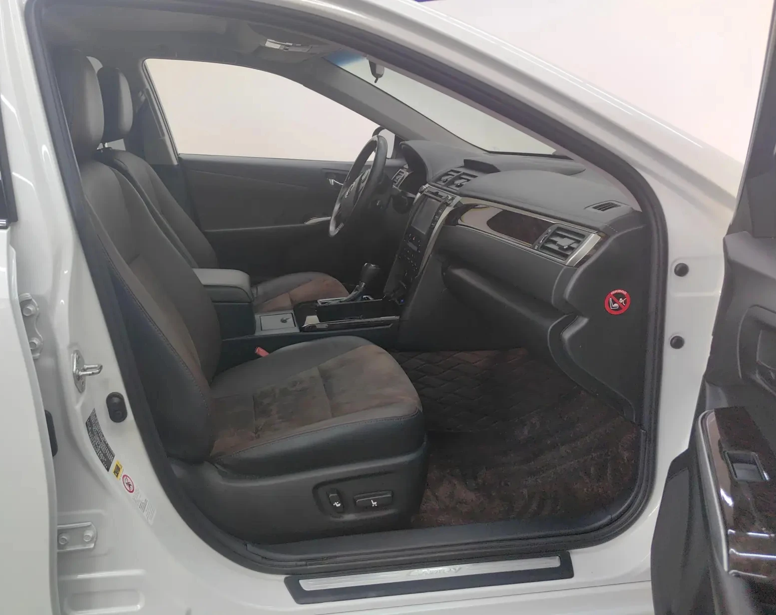 Camry 2016 2.5G 10th Anniversary Luxury Navigation Edition used car