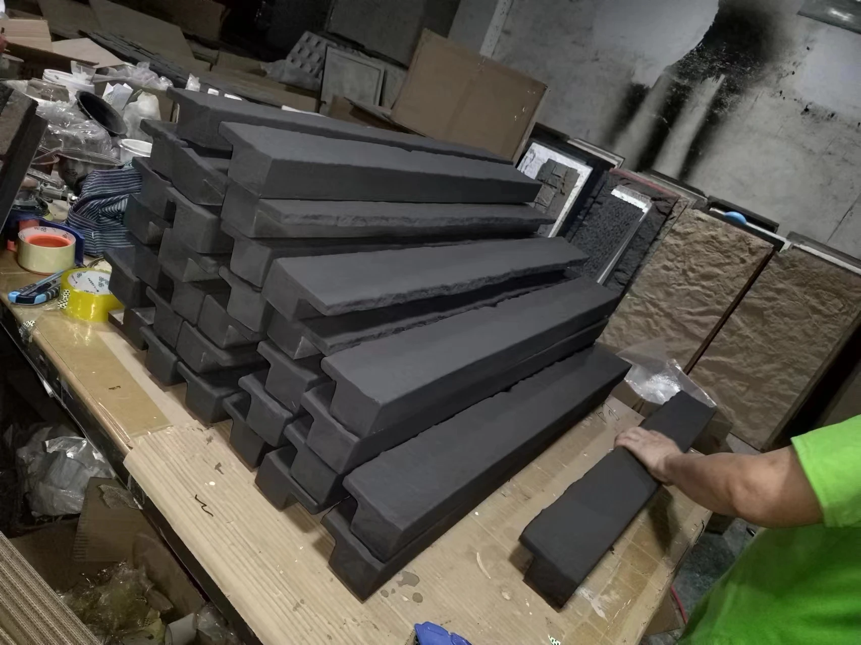 Waterproof factory price PU faux stone matching trim polyurethane interior and exterior cultural stone batten small rock veneer