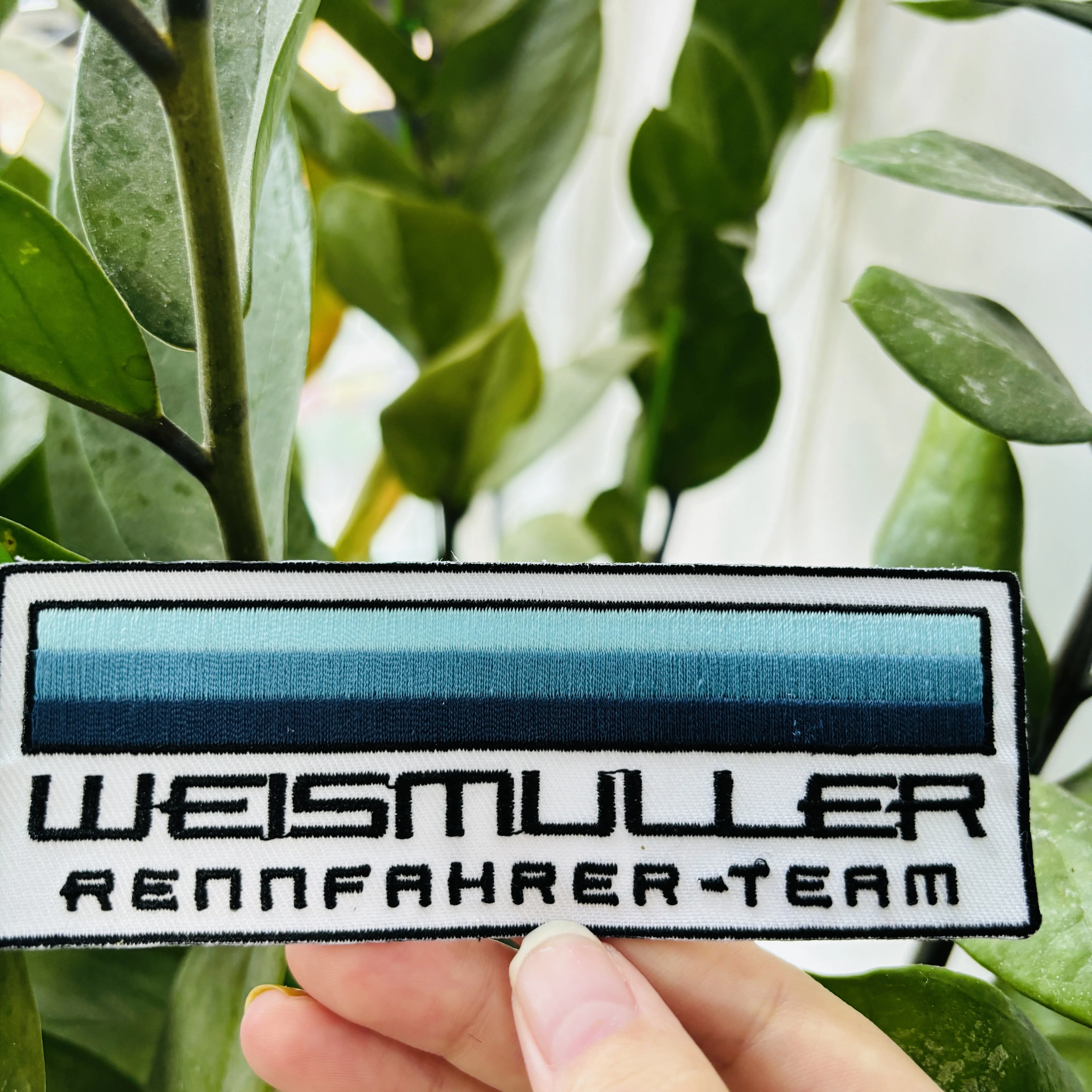 Wholesale Custom    Embroidered patches diy Patches Iron On backing  Sew On Patches For Clothing