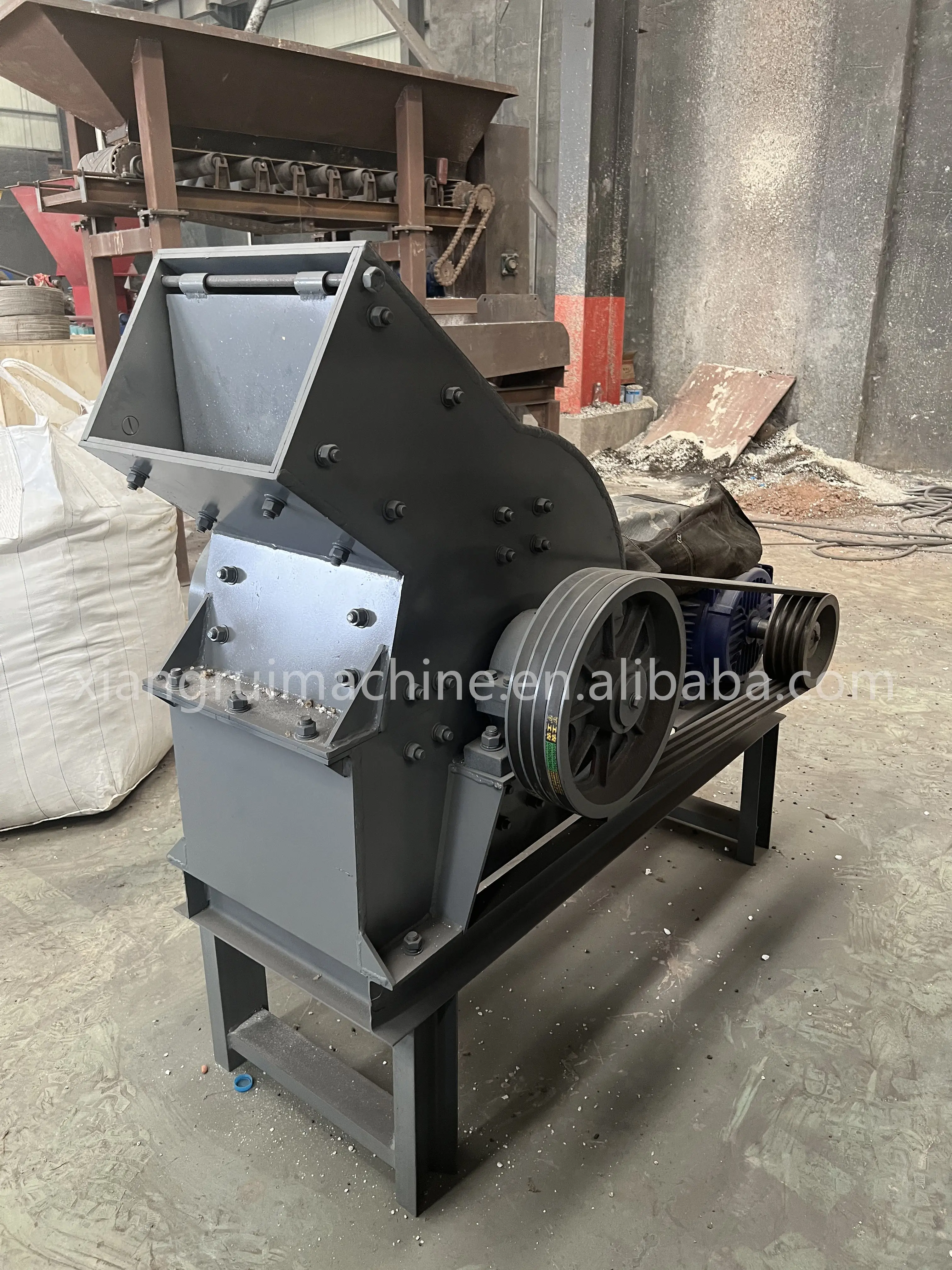 Small mobile hammer crusher, diesel crusher, gold mine crusher
