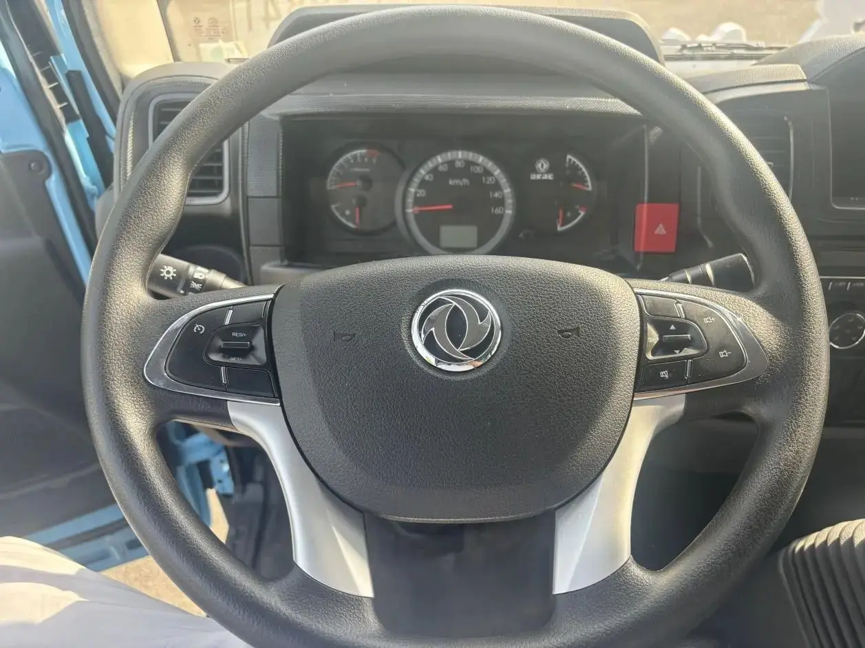 Dolica Diesel Gasoline Mini Truck New Condition 4L Engine Automatic Fast Euro 6 4x2 8x4 Options ACC Chassis Fence Light Truck