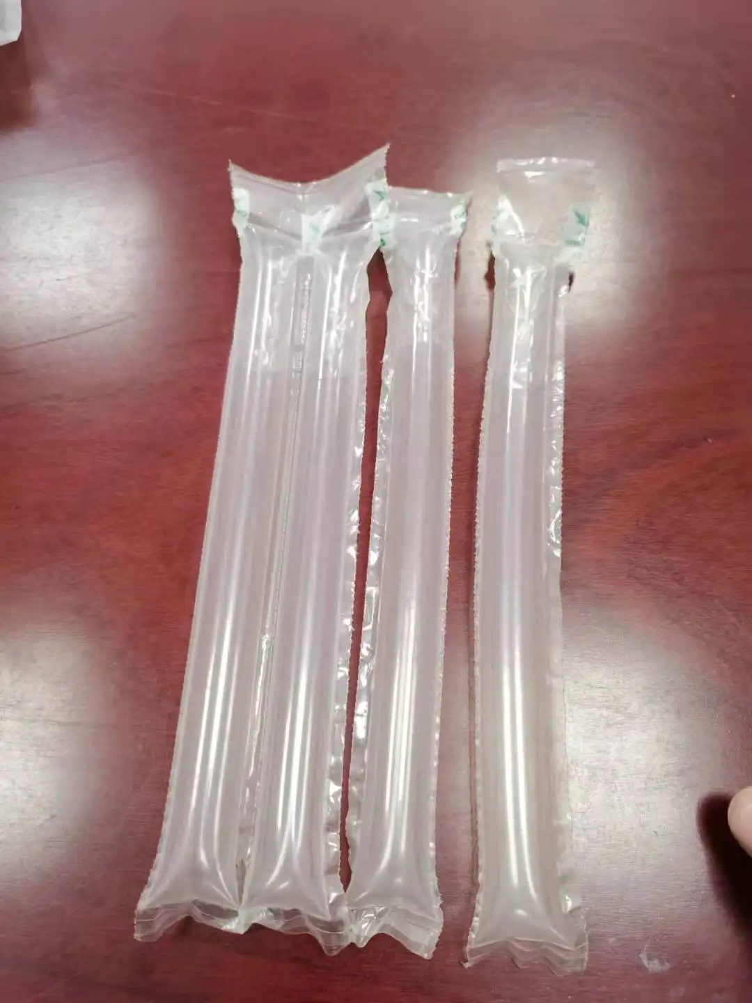 Milk powder wine bottle portable inflatable packaging bags cushioning wrap air column bag production line