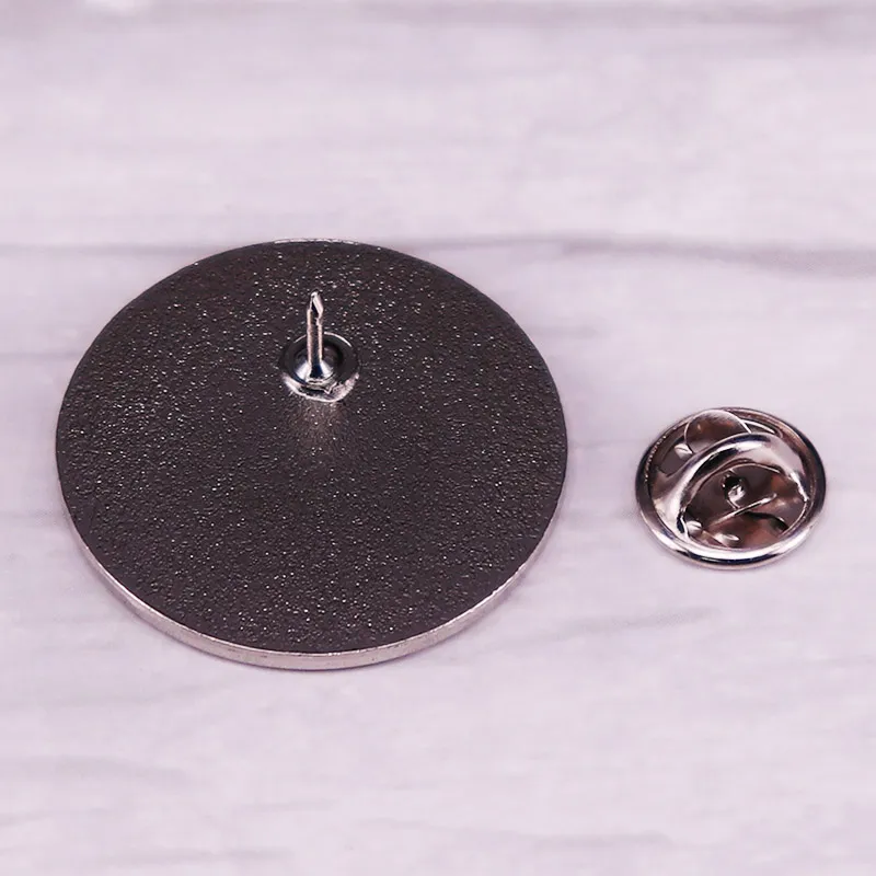 Assassins Creed Black Flag Pin Brooch Skull Gothic Badge