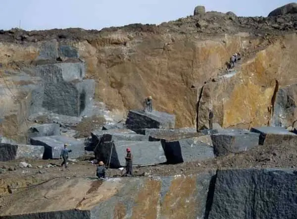 black granite block 1.jpg