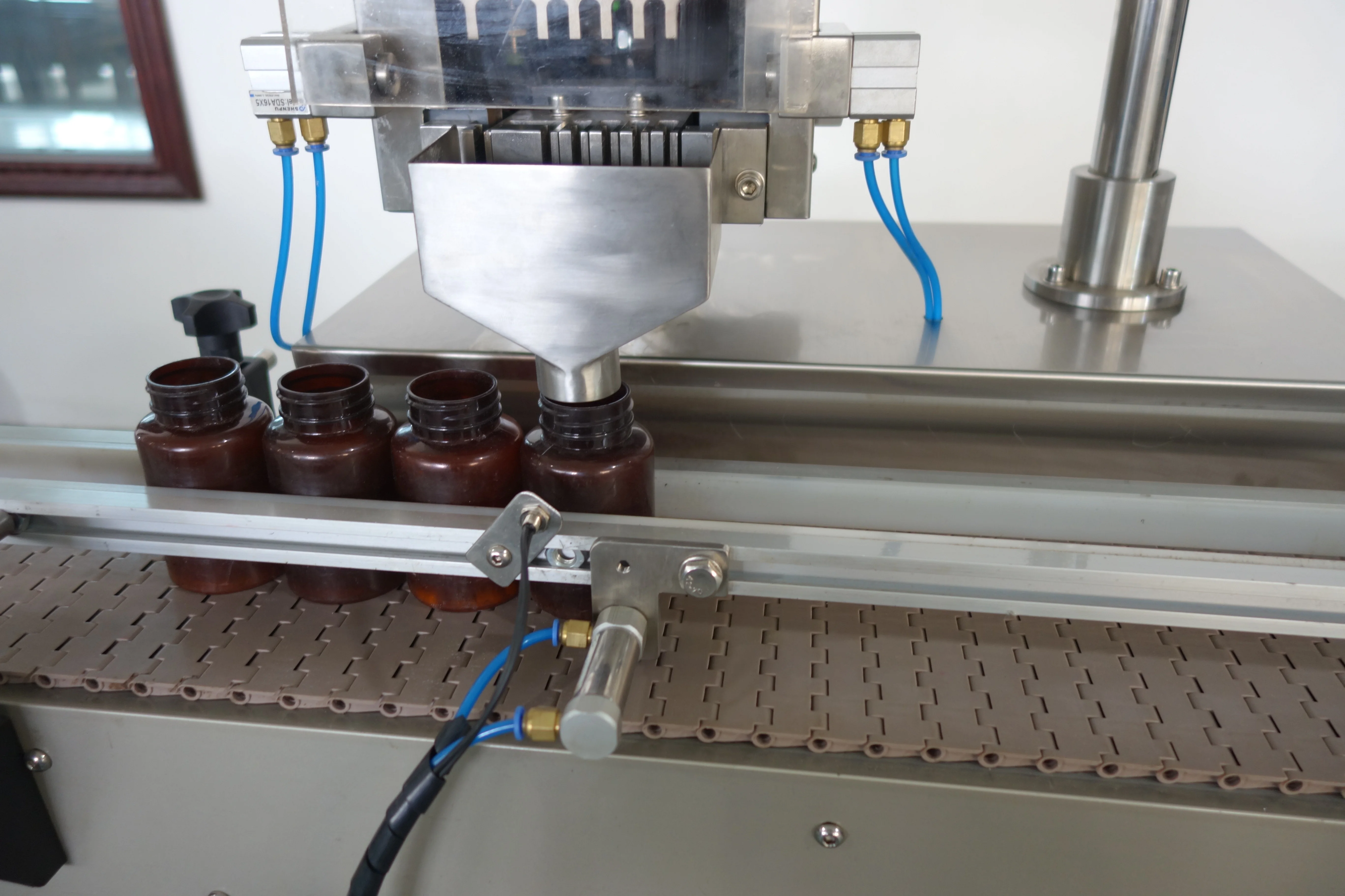 
ZJS-A PLC Control Vertical Automatic Medical Capsule Counting Machine 