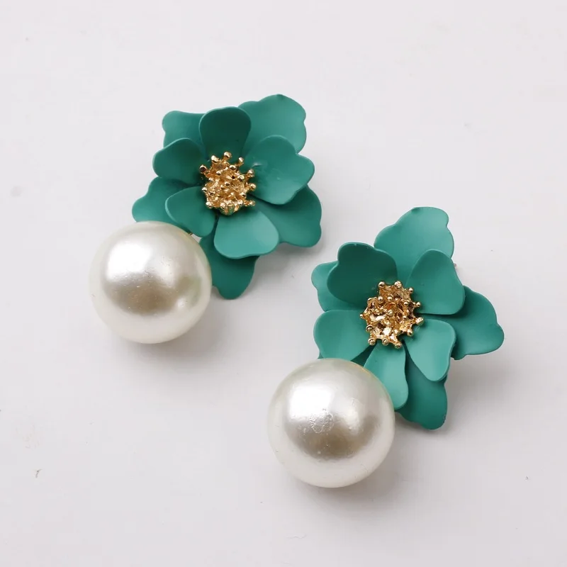 
Wholesale Bohemian Imitation pearl earrings petal accessories gold plated jewelry 