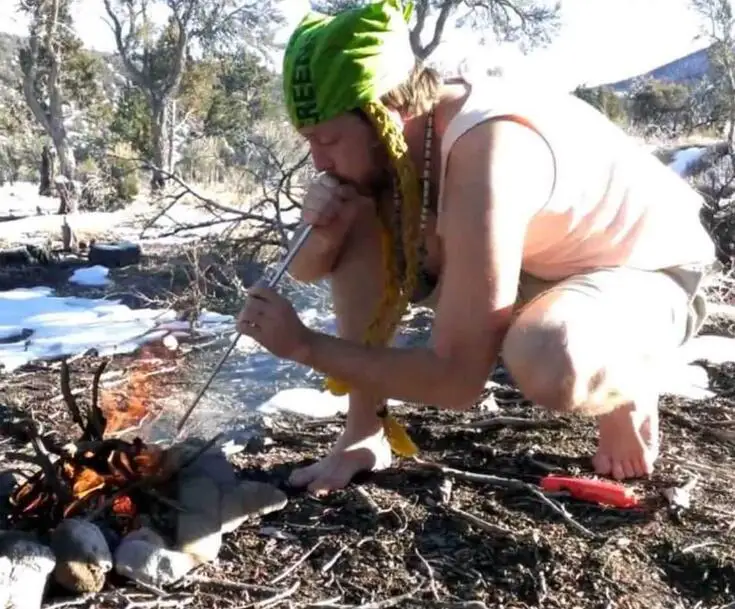 Outdoor Emergency Camping Fatwood Fire Starter Survival Kit with Pocket Bellow Whistle