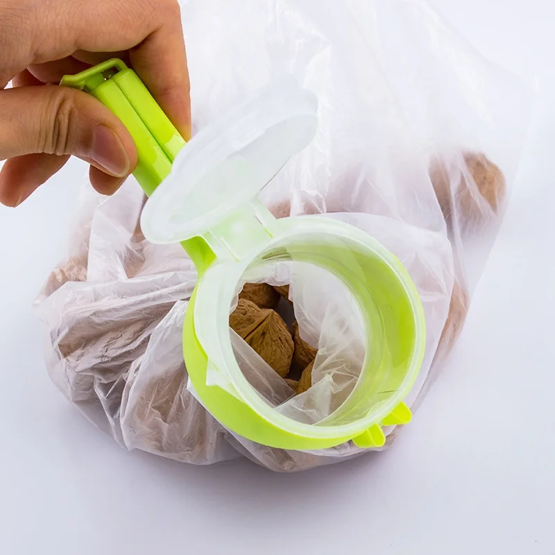Kitchen Gadgets 2 in 1 Large Plastic Chip Clips Pour and Seal Food Snack Bag Clips Sealer