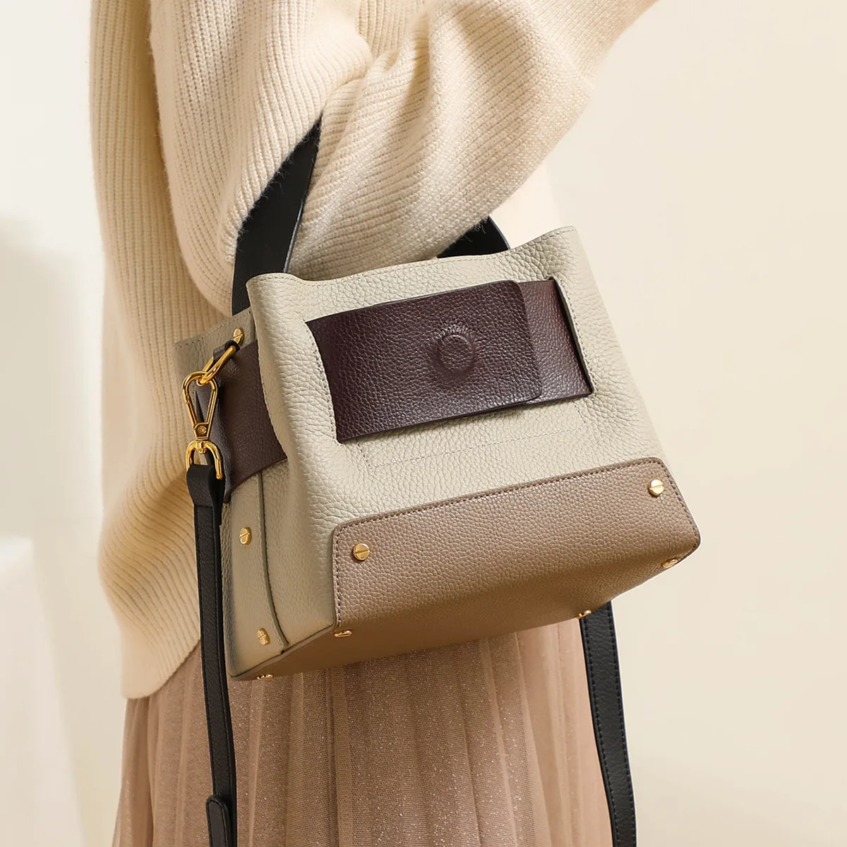 China Factory Luxury Real Leather Handbag Vintage Women Bucket Bag High quality Ladies Full Grain cowhide Leather Tote Custom