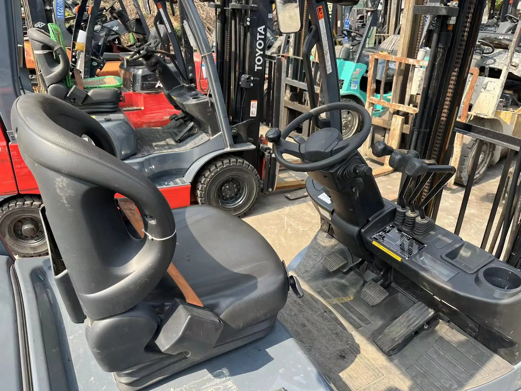 High quality Japan imported machinery Toyota small 1.8 ton 2 ton forklift well maintained