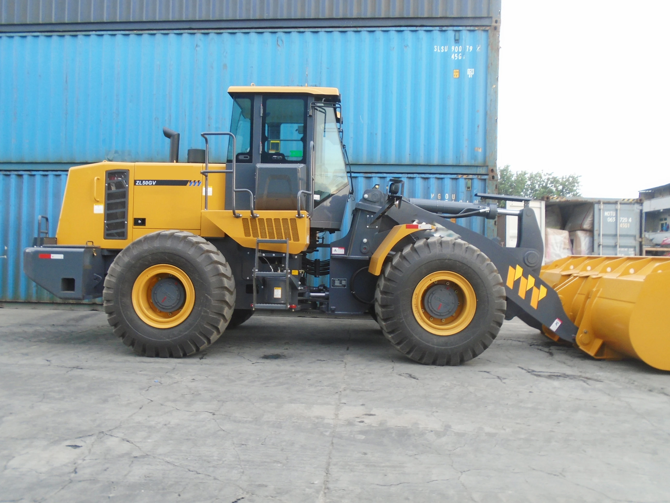 5T Wheel Loader ZL50GV With Big Volume Bucket For Loading Work In South America