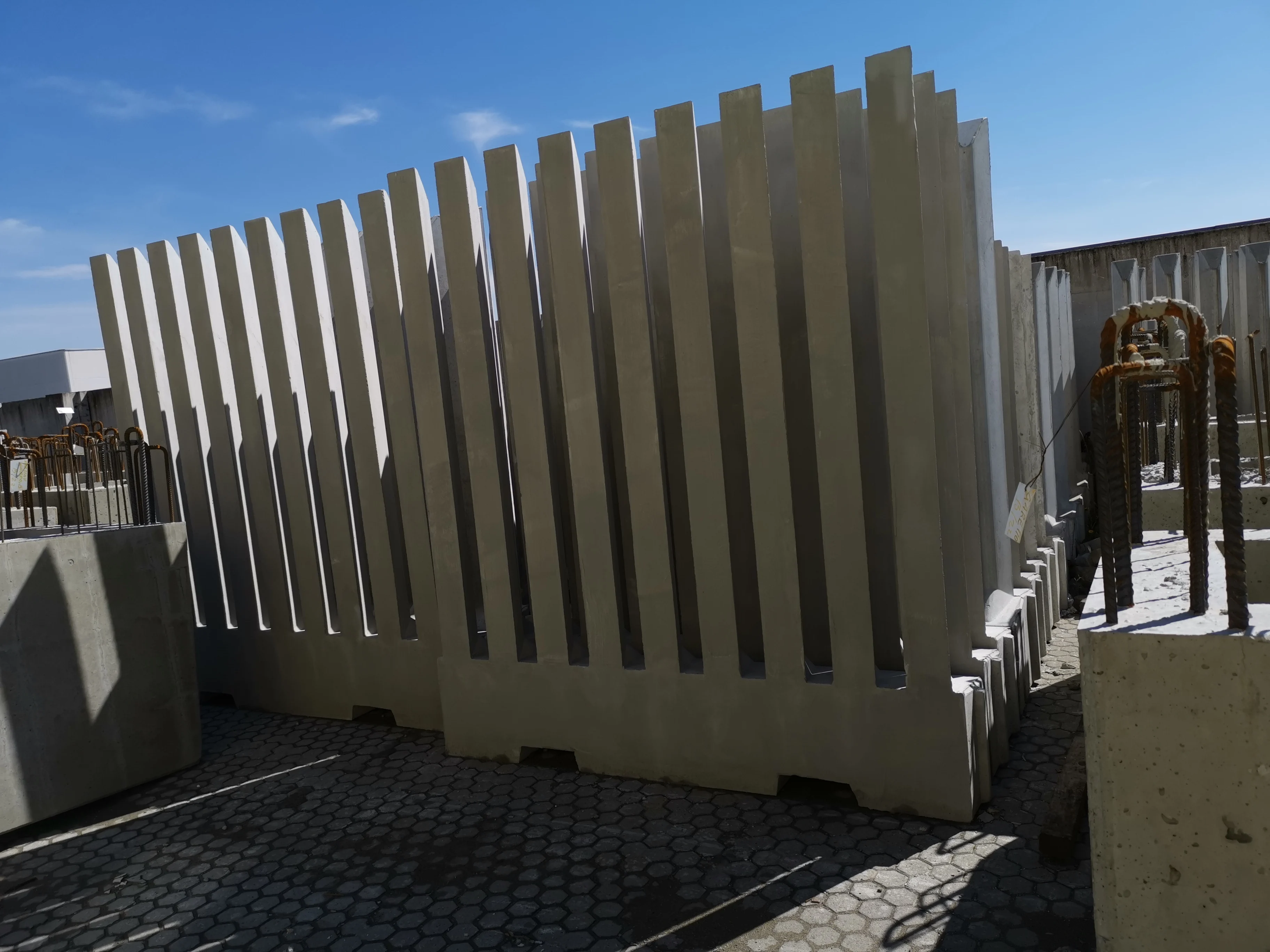 Advanced construction machinery molds, prefabricated concrete guardrail molds