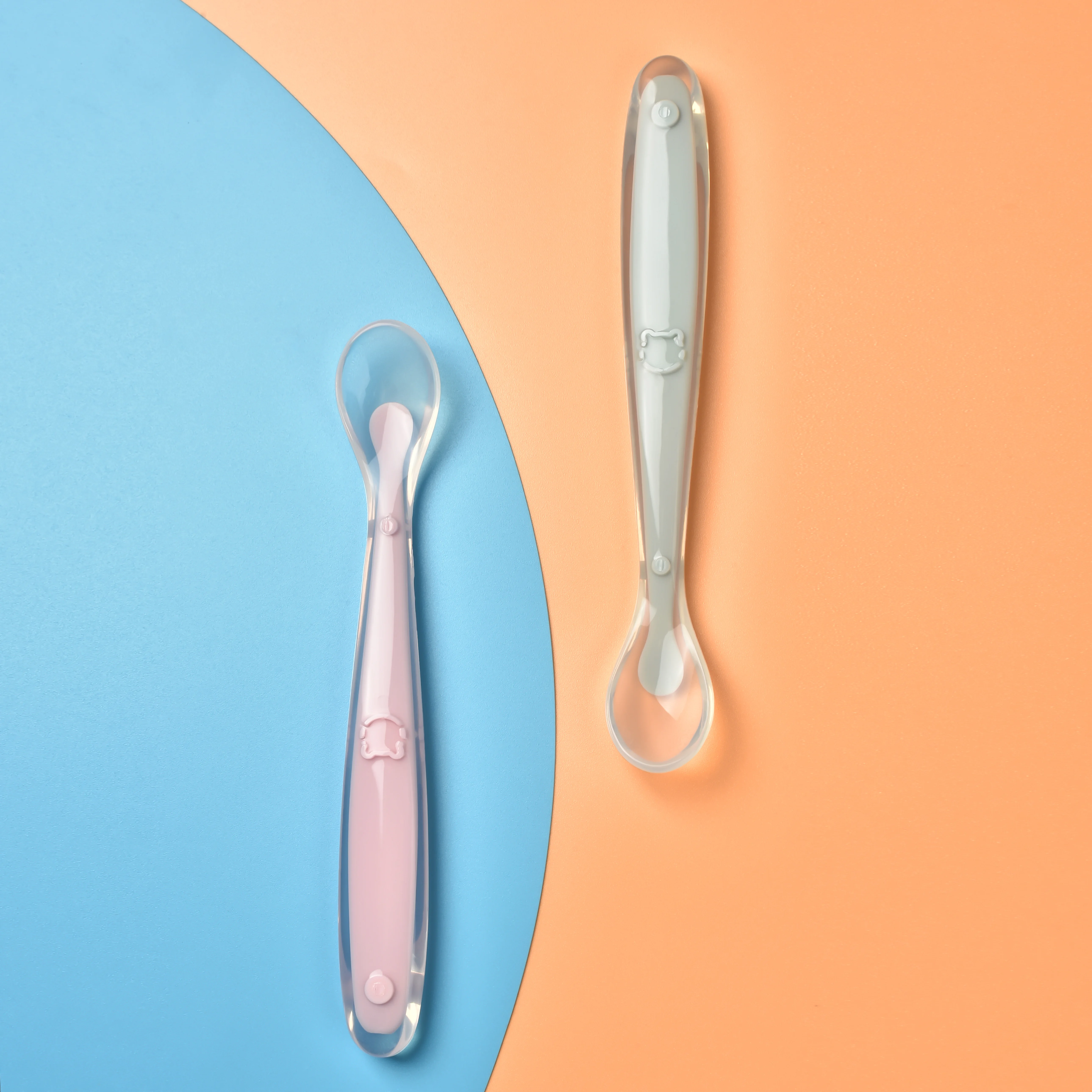 Non-toxic Competitive Price Soft Baby Spoon With Transparent Liquid Silicone Eating Spoon
