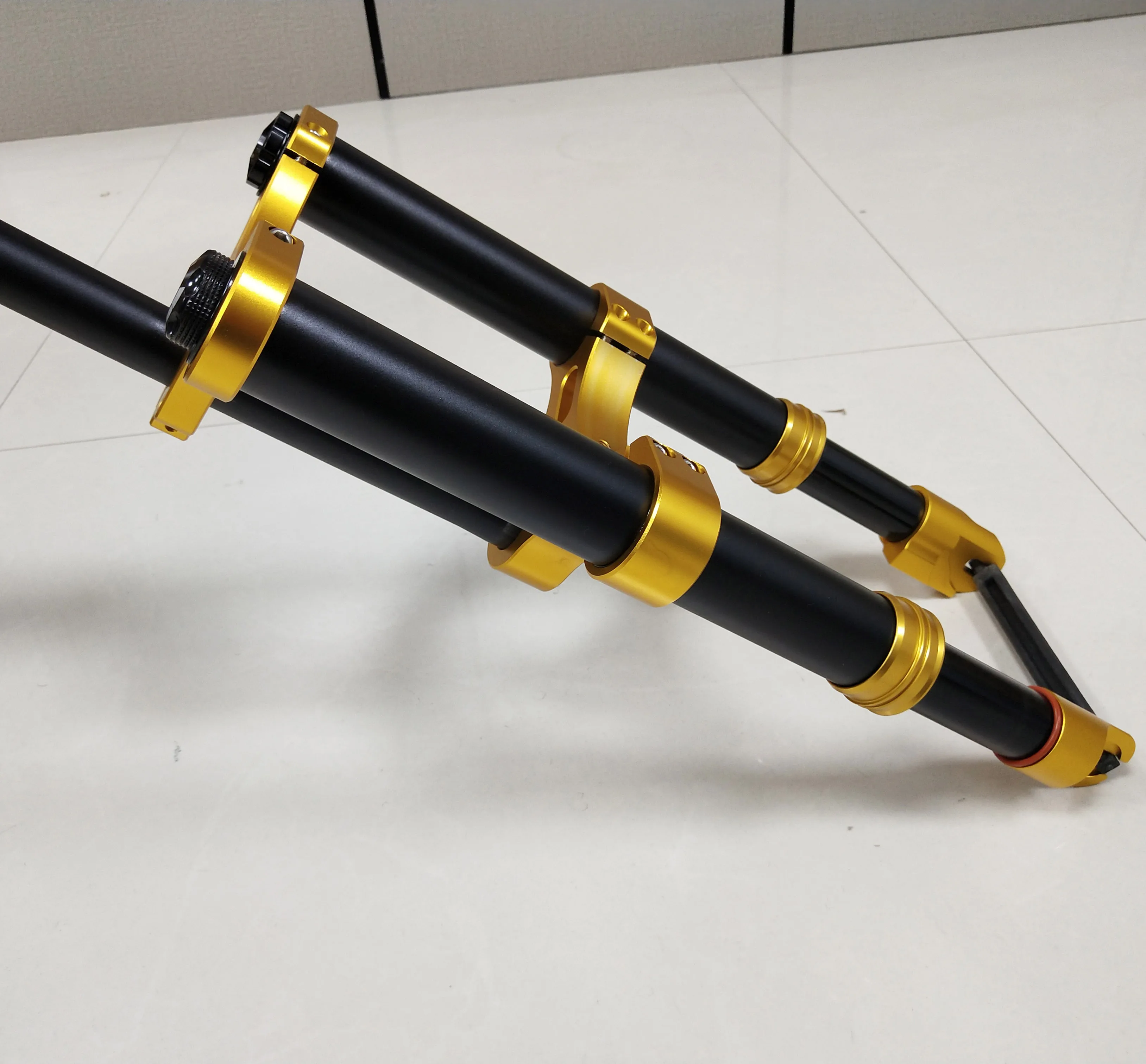CNC инвертировать 12 дюймов с крупными покрышками для езды по пневматическая подвеска вилка золото 135 мм Quick Release/мотоцикла или электровелосипеда fiido