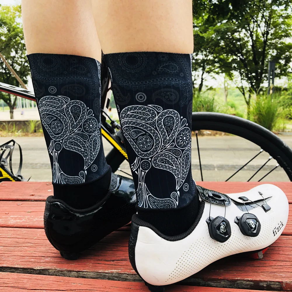 Halloween style novelty Men Skeleton Cotton Breathable print socks Quick Dry Crew Bicycle sport socks