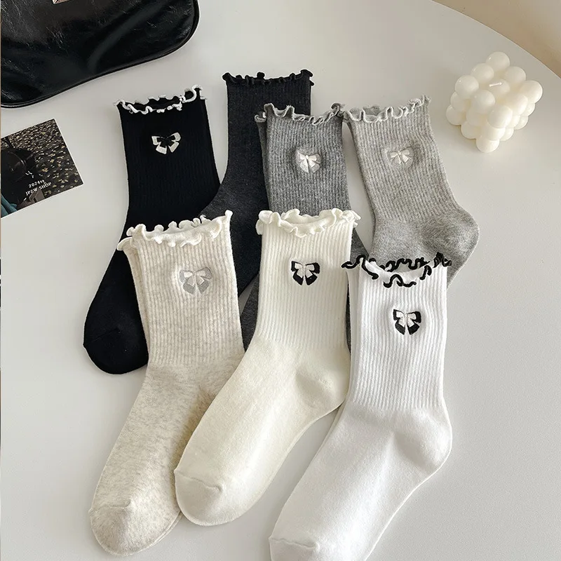 Japanese Sweet Embroidered Bow Knot Mid Tube Socks Instagram Japanese Fungus Edge Dotted Yarn Cotton Dark Pattern Pile Socks