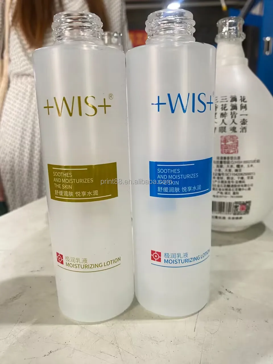 Factory High Speed 2 color Full Automatic Glass Screen Printing Machine With Feeding And Unloading Conveyor Belt For Wine Bottle