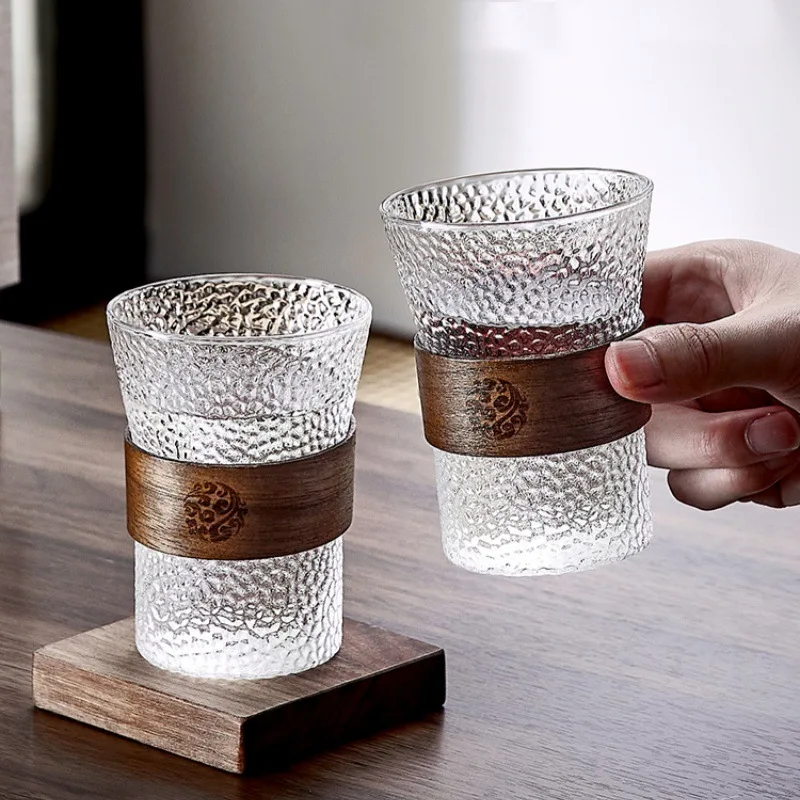Hammer pattern glass tea cup high temperature borosilicate glass with wood anti-scalding hand guard Heat-resistant glass cup
