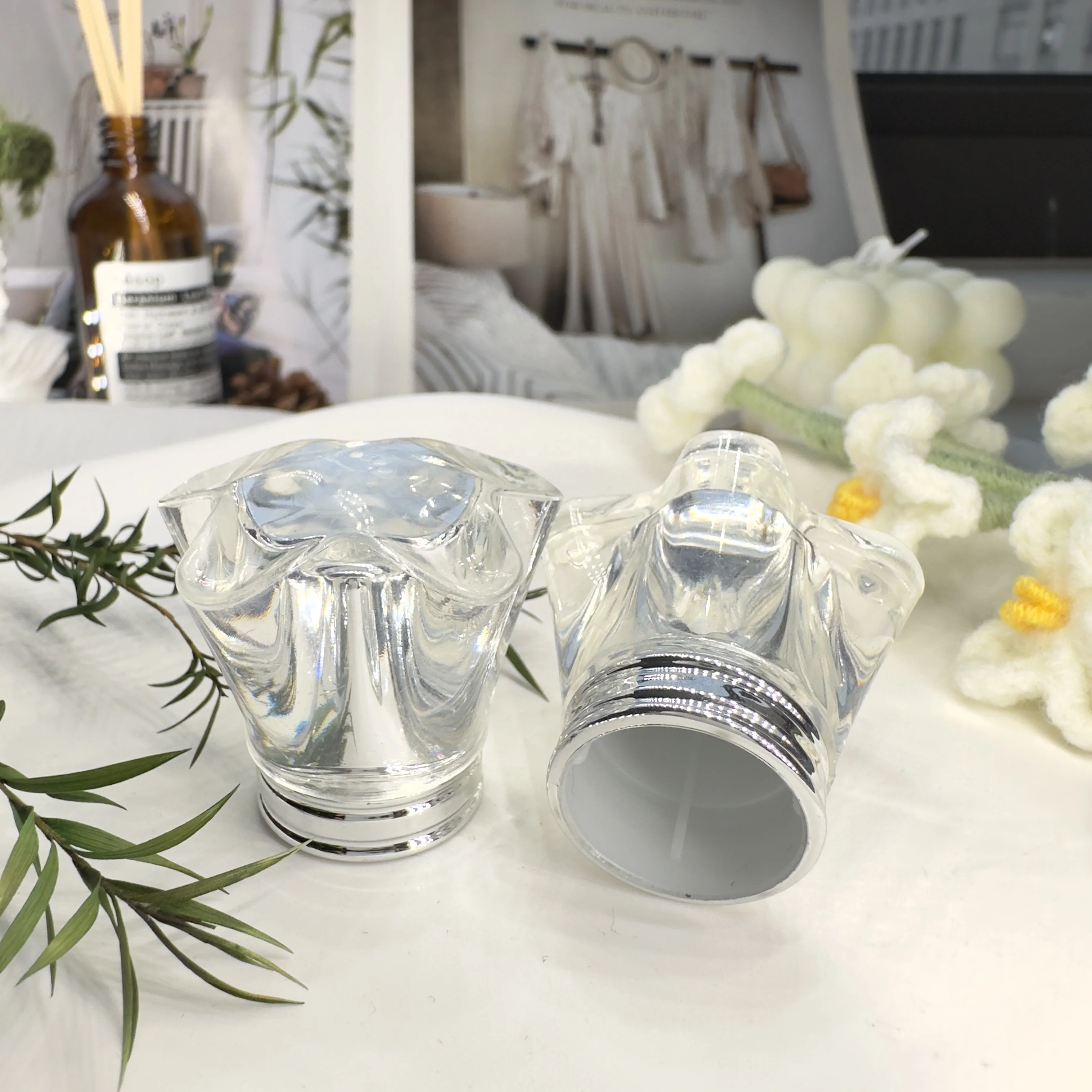 Best-Selling Flower shaped perfume bottle lid Silver clear plastic perfume bottle lid
