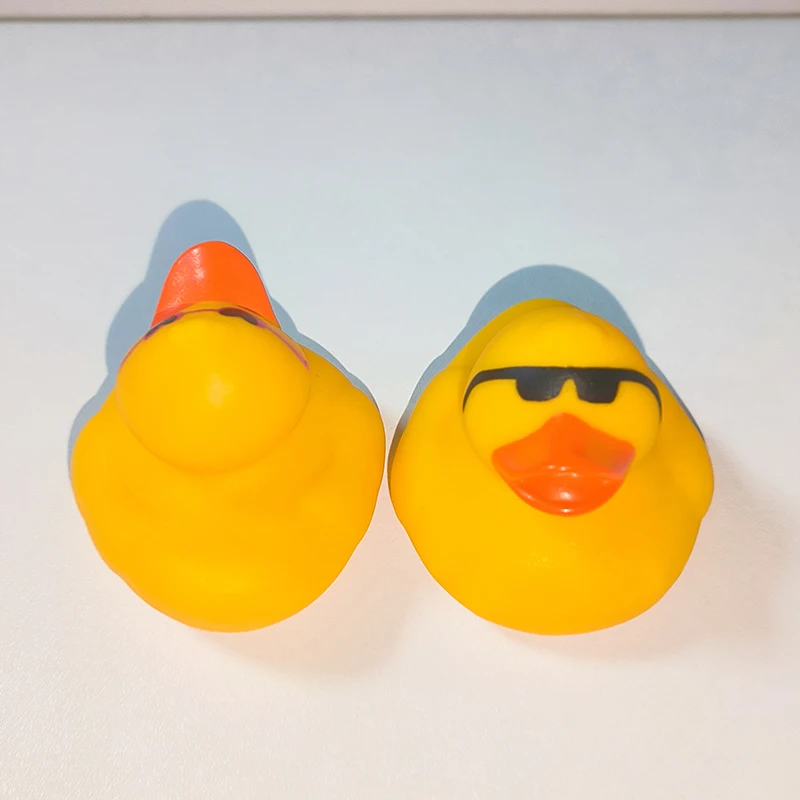 Wholesale Eco-friendly Vinyl yellow Children Bath Toys rubber Little duck with sunglasses