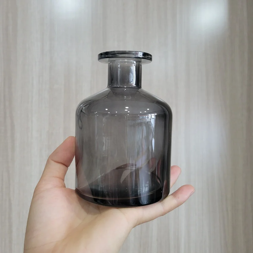 Hot Sale Decorative Glass Bottle 250ml Matte Black Empty Reed Diffuser Bottle with Rattan Sticks