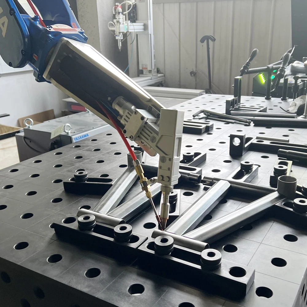 Industrial 3 in 1 robot laser cleaner welder cutter 1500w 2000w  6 Axis Robot Arm automatic laser welding machine