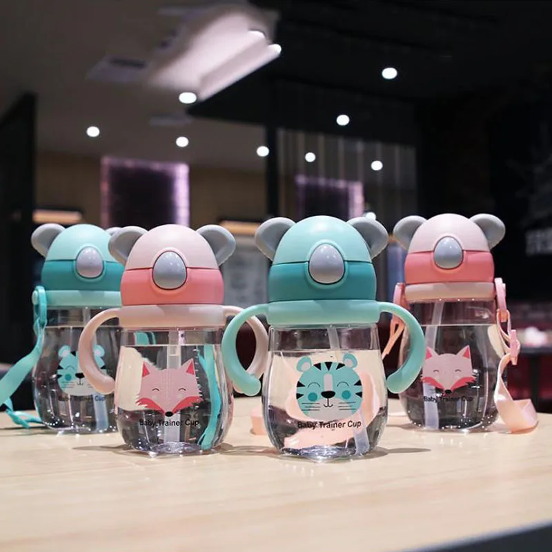 
2020 New Arrival Baby Plastic Water Bottle Cartoon Pattern Kids School Drinking Water Cup with Straw and Rope 16OZ 