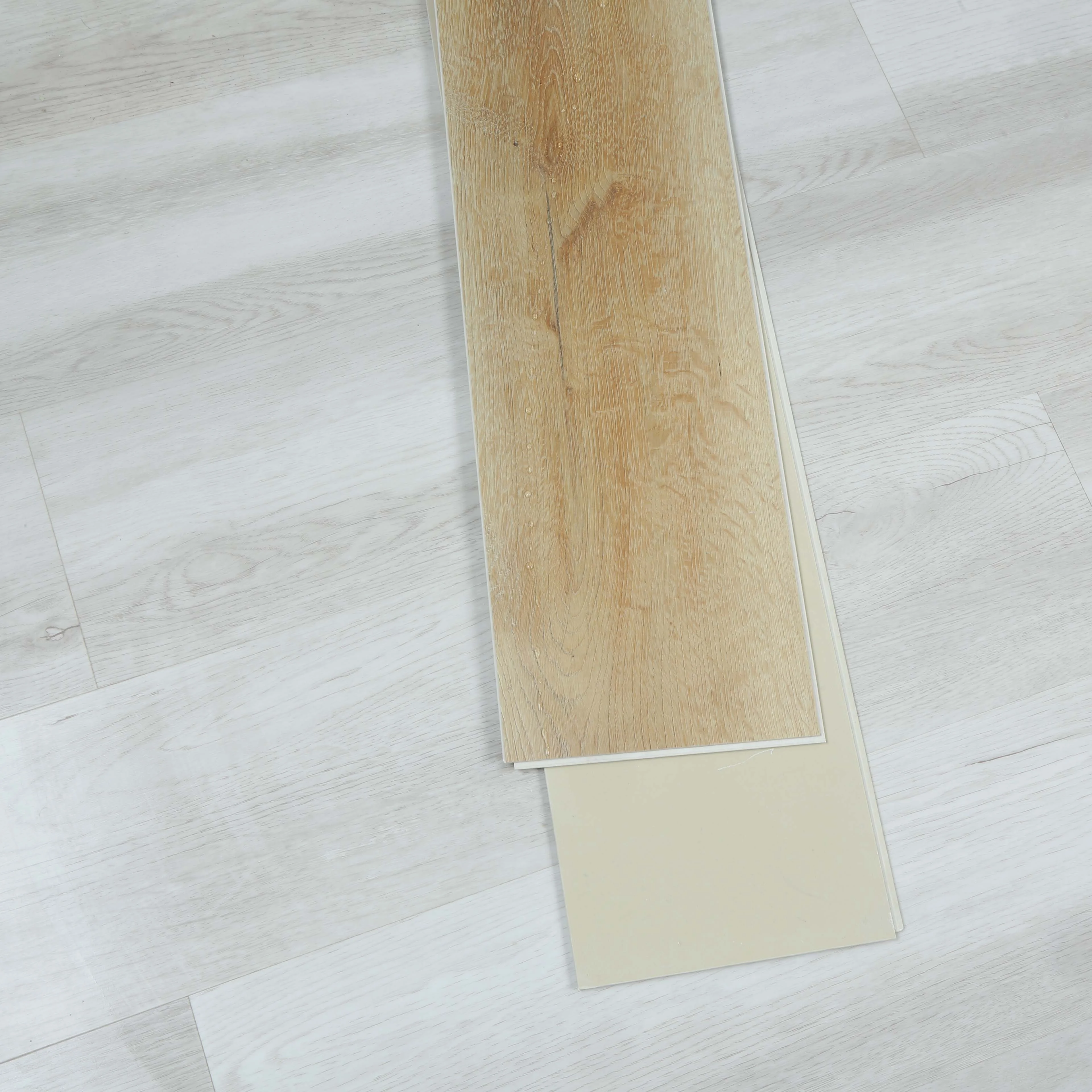 Waterproof Luxury Vinyl Tiles Plastic PVC click lock Plank luxury SPC Flooring manufacturer