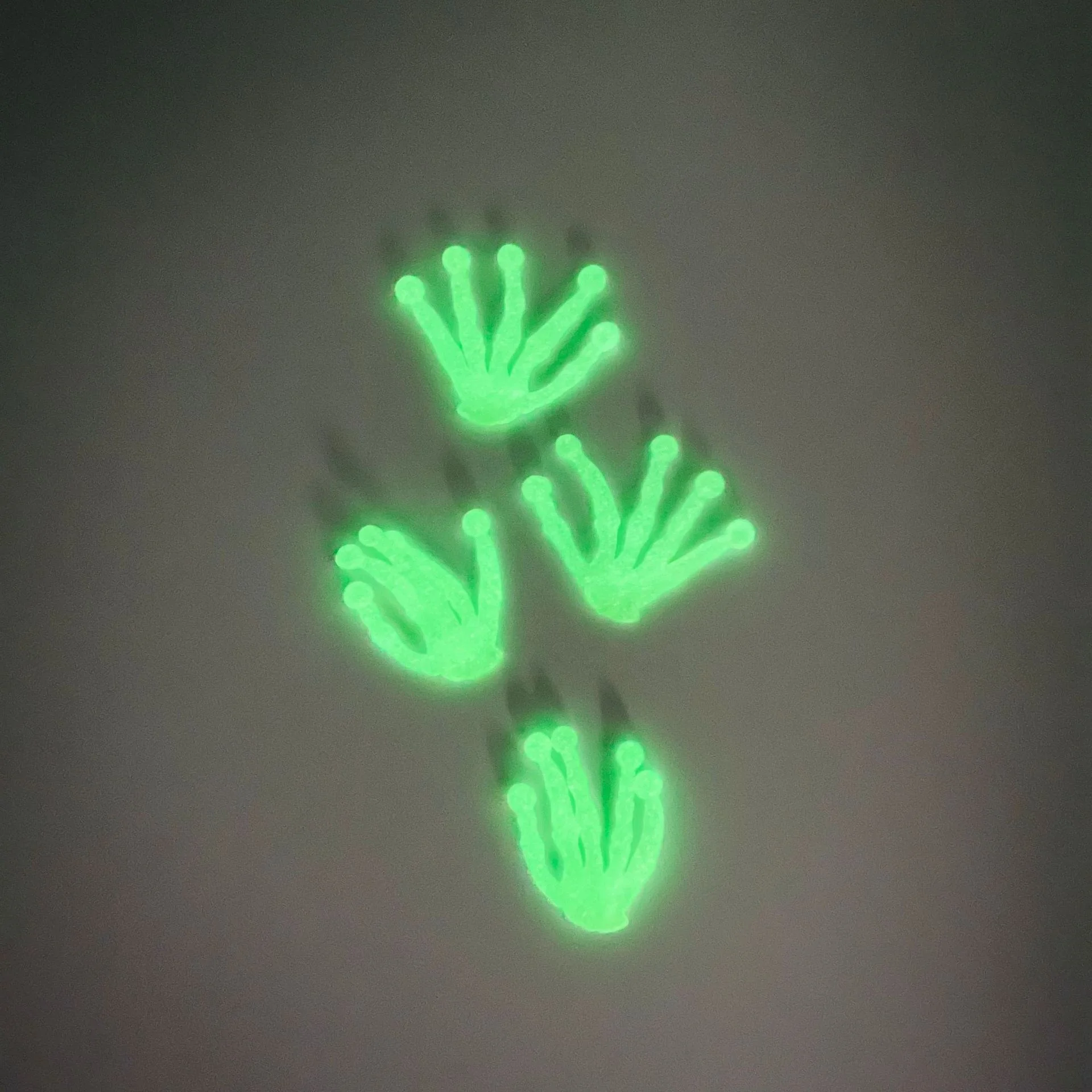 2023 Hot Sale Luminous Sticky Hands Sticky Palm Soft Halloween Toys For Children