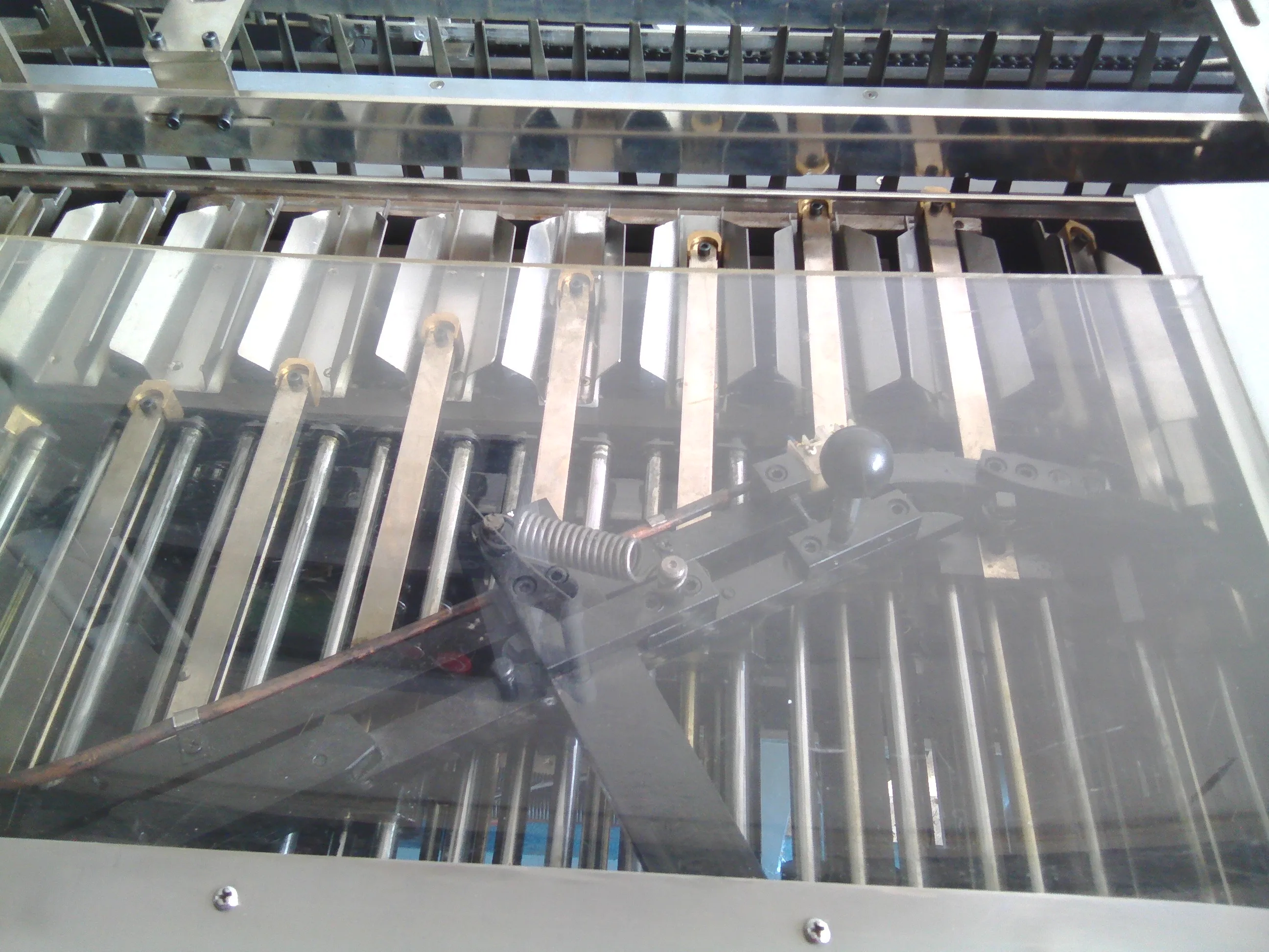 Chinese manufacturer perfume box packaging machine small bottle box packing machine carton box packaging machine