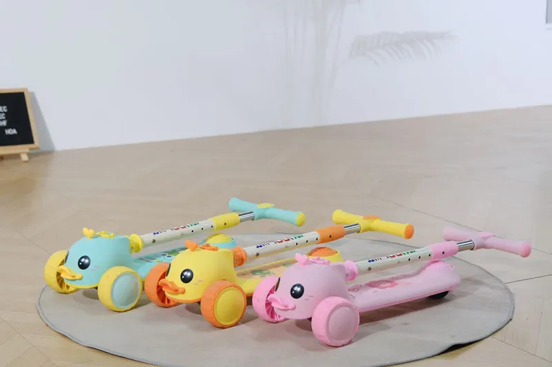 Kids Duck Scooter with Three Wheels Foldable for 6-8 Years Made of Plastic Alloy Aluminium for Children