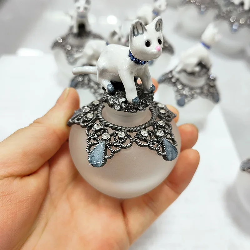 40ML flat bottling bottle of European and American animal glass perfume in alloy enamel color animal glue stopper perfume bottle