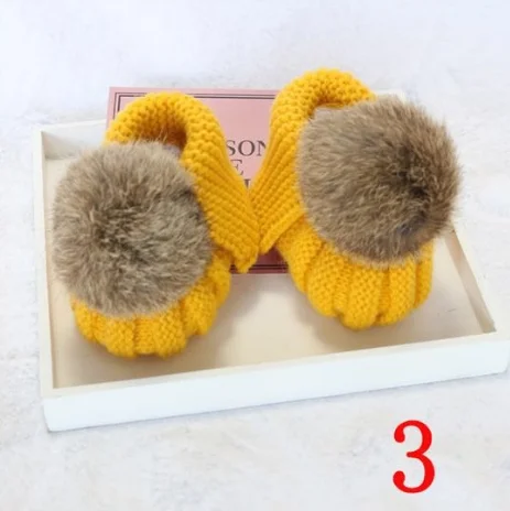 Factory wholesale soft warm boots hand knitted baby shoes