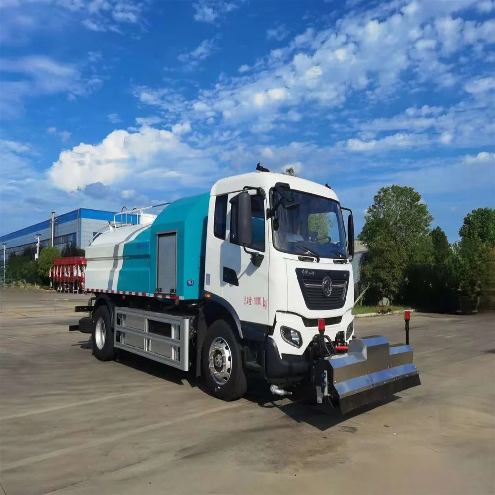 Автоуборочная машина HOWO 4x2 9000 литров